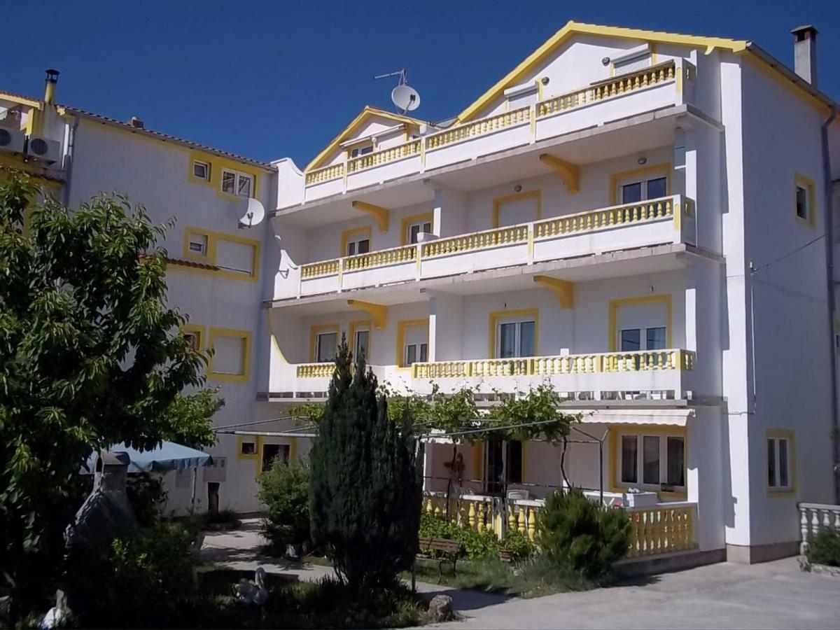 Apartments Mare Banjol Exteriér fotografie